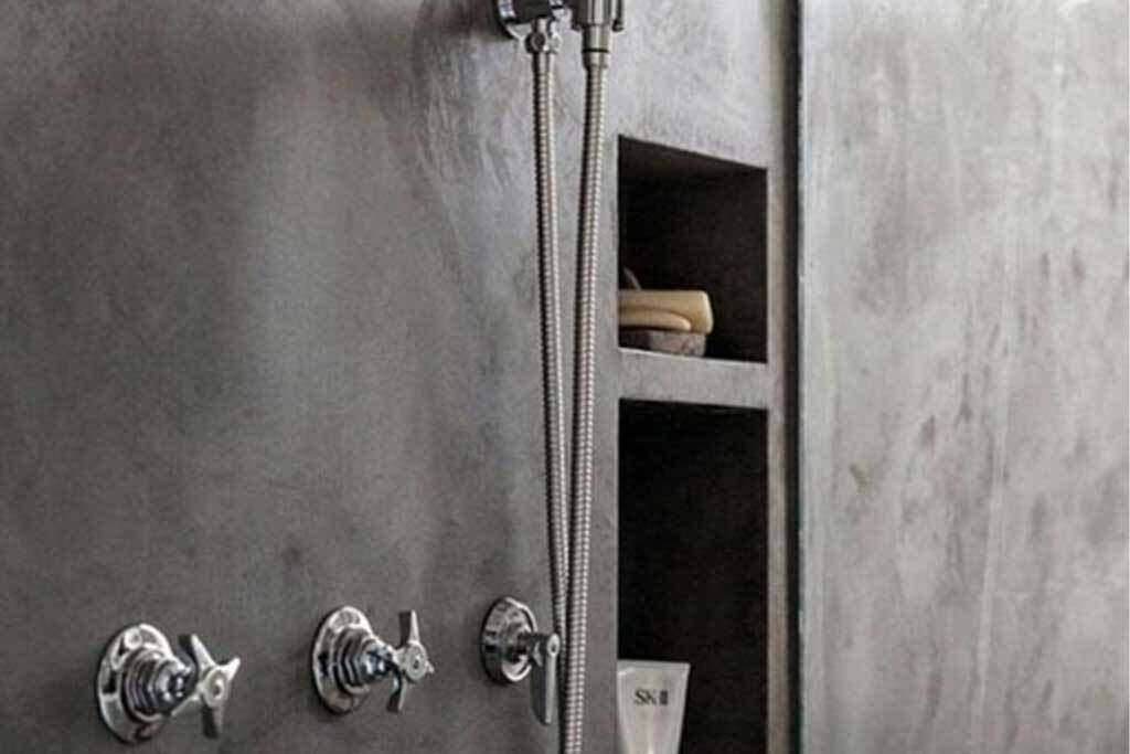 La différence entre le béton et un revêtement en béton