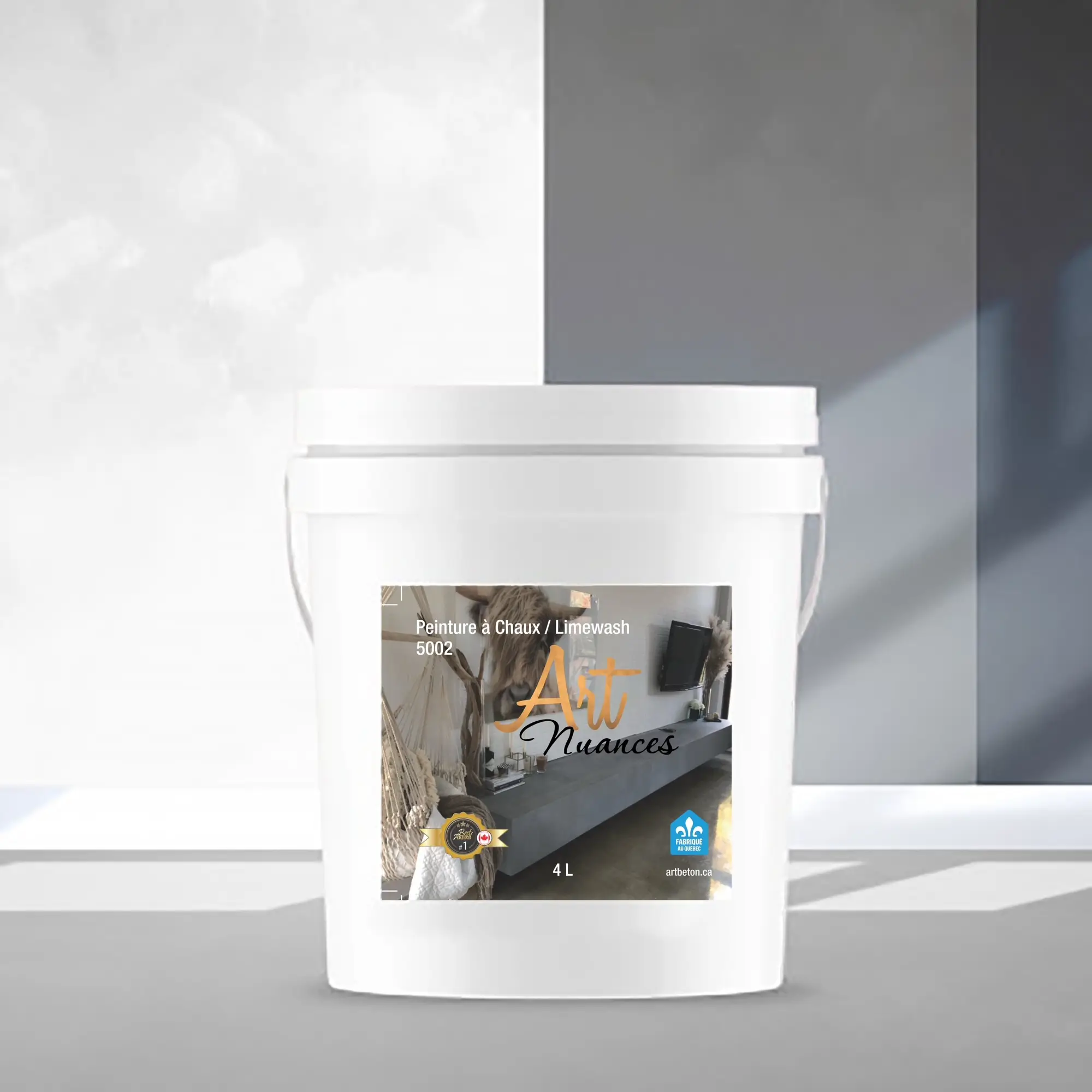 Seau de peinture naturelle semi-crémeuse noire et blanche